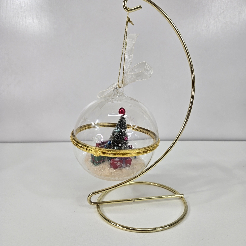 VTG Christmas Clear Glass Round Trinket Box Ornament Mini Diorama‎ Winter Wonder